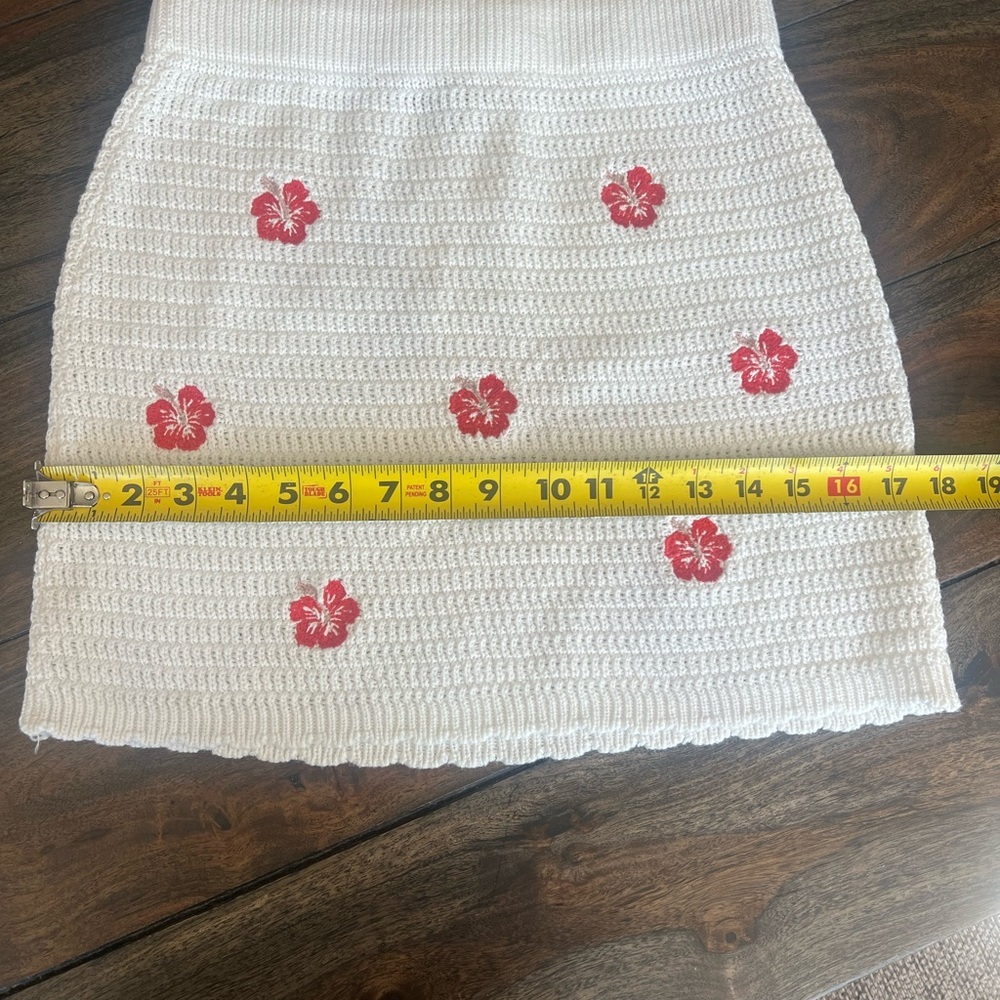 White Crochet Skirt with Red Floral Accents ~ White Fable ~Size Small - Picture 5 of 6